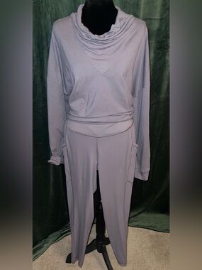 **2pc Set! Banana Republic Dusty Purple Cowl Neck Sweatshirt and Leggings Set